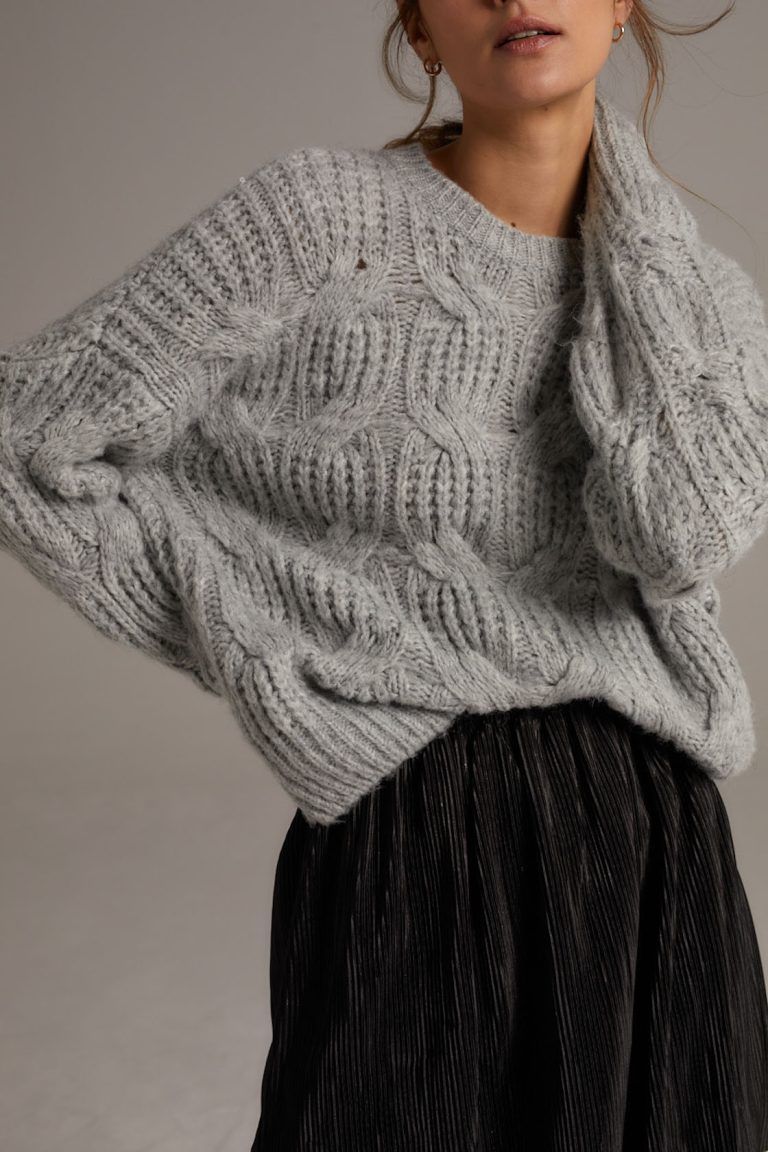 Sweter oversize z warkoczami szary Cerklewicz