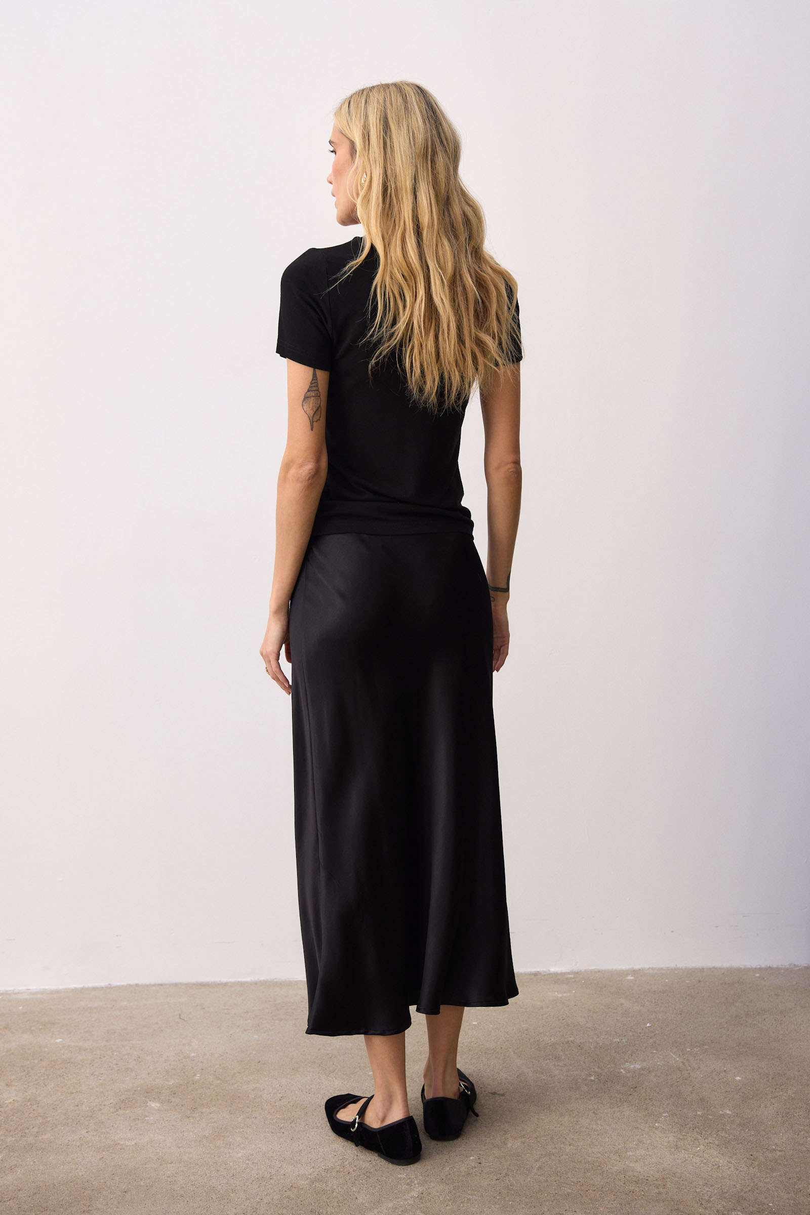 Satynowa spódnica z wiskozy - obrazek 4